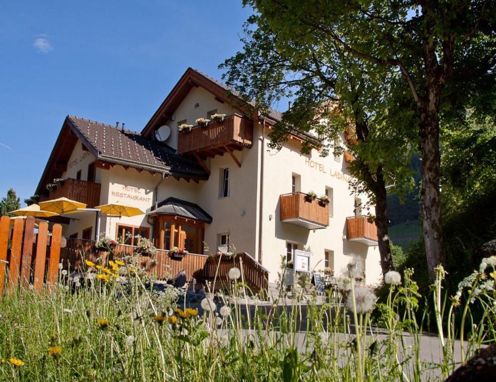 Hotel Ladina Бергюн Экстерьер фото